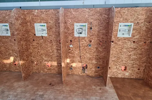 Elektro-Installationswand Elektro-Installationswand