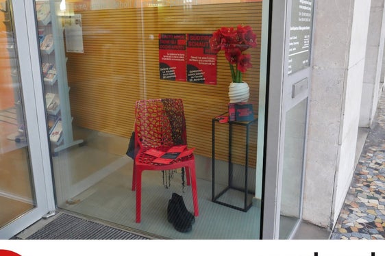 CoopBund - la sedia rossa contro la violenza sulle donne