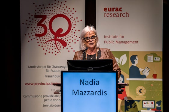 Nadia Mazzardis, vicepresidente della Commissione provinciale per le pari opportunità, è convinta: Abbiamo bisogno di donne al potere che si rafforzino a vicenda (Foto: Lukas Auer)