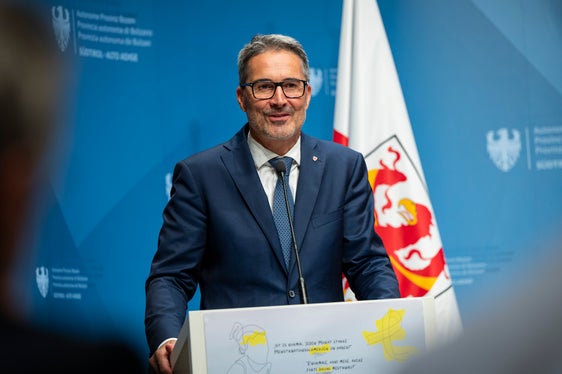 Landeshauptmann Arno Kompatscher: Wir müssen der Frauengesundheit und insbesondere seltenen Erkrankungen mehr Aufmerksamkeit schenken (Foto: LPA/Fabio Brucculeri)