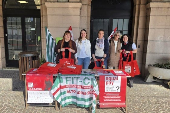 Bozen - FIT und FNP des SGBCISL am Gleis 1 des Hauptbahnhofs