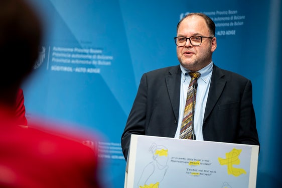 Der Generaldirektor des Südtiroler Sanitätsbetriebs Christian Kofler unterstützt die Zusammenarbeit mit den Betroffenenorganisationen (Foto: LPA/Fabio Brucculeri)