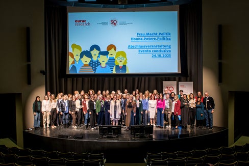 79 donne hanno completato il corso avanzato per le donne nella politica comunale. (Foto: Lukas Auer)
