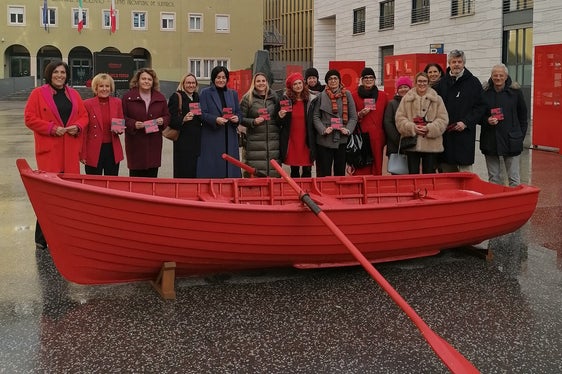 La Commissione provinciale per le pari opportunità con Consigliere provinciali e l'associazione Künstlerbund a Bolzano