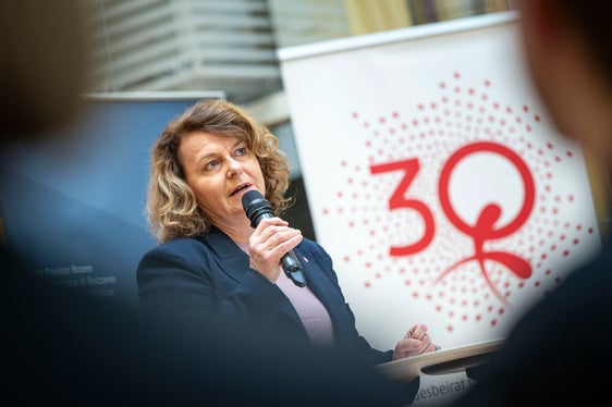 L'Assessora provinciale alla Coesione sociale e alla Famiglia Rosmarie Pamer ha raccontato la sua esperienza personale e quella di suo marito, che già 18 anni fa ha usufruito del congedo parentale. (Foto: USP/Fabio Brucculeri)