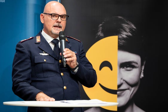 Es ist wichtig alle Fälle von Beleidigung und Hass-Kommentaren anzuzeigen“, betonte Bruno Mazzurrana von der Postpolizei, denn nur so können wir die Urheber und Urheberinnen ausfindig machen. Häufig ziehen beleidigende Kommentare im Netz eine Gruppe von Trittbrettfahrern mit sich. (Foto: LPA/Fabio Brucculeri)