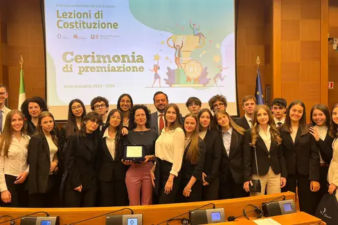 Die Schülerinnen und Schüler wurden für ihr Projekt Gender Gap in Rom ausgezeichnet. (Foto: LPA/Carducci-Gymnasium)