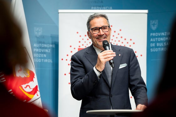 Il presidente della Provincia Arno Kompatscher ha ricordato quanto l'uguaglianza non sia ancora stata raggiunta, nemmeno in Alto Adige (Foto: USP/Fabio Brucculeri)