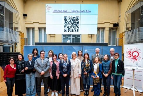 Non si stancano mai di sottolineare quanto sia importante una rappresentanza equilibrata di uomini e donne nei media, negli eventi pubblici e nelle tavole rotonde: già circa 90 organizzazioni e associazioni in Alto Adige hanno aderito all'iniziativa “No women no Panel”. (Foto: USP/Fabio Brucculeri)