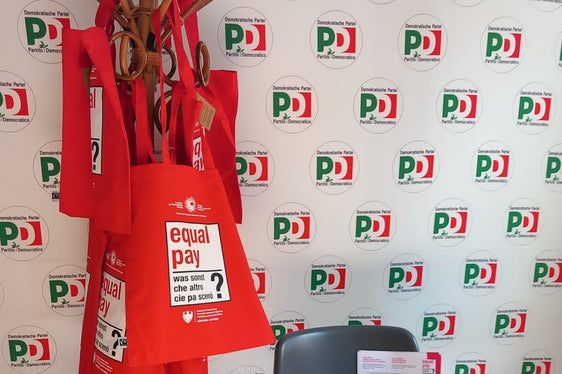 Bozen am Sitz des Partito Democratico