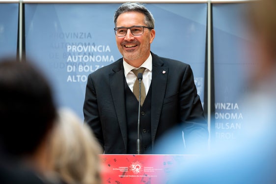 Landeshauptmann Kompatscher: Wir müssen bestehende Ungleichheiten beseitigen, das ist ein langer Weg. (Foto: LPA/Fabio Brucculeri)