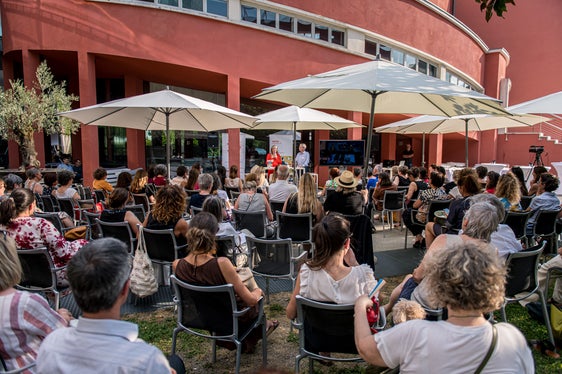 Summer talk tra Claudia Reiterer e Josef Bernhart davanti a un grande pubblico (foto: Lukas Auer photography)