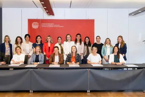 Recentemente, altre donne hanno completato con successo il corso per aspiranti consigliere di amministrazione e hanno ricevuto i loro attestati in una cerimonia alla Camera di commercio di Bolzano. (Foto: USP/Alan Bianchi)