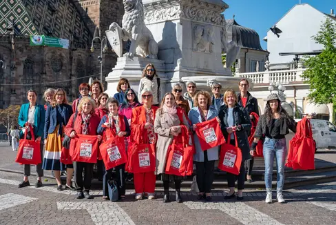 Flashmob des Landesbeirats für Chancengleichheit am Waltherplatz (Foto: LPA/Greta Stuefer)
